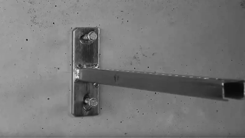 Betonschraube BTS zur Befestigung einer Schwerlastanwendung an Beton