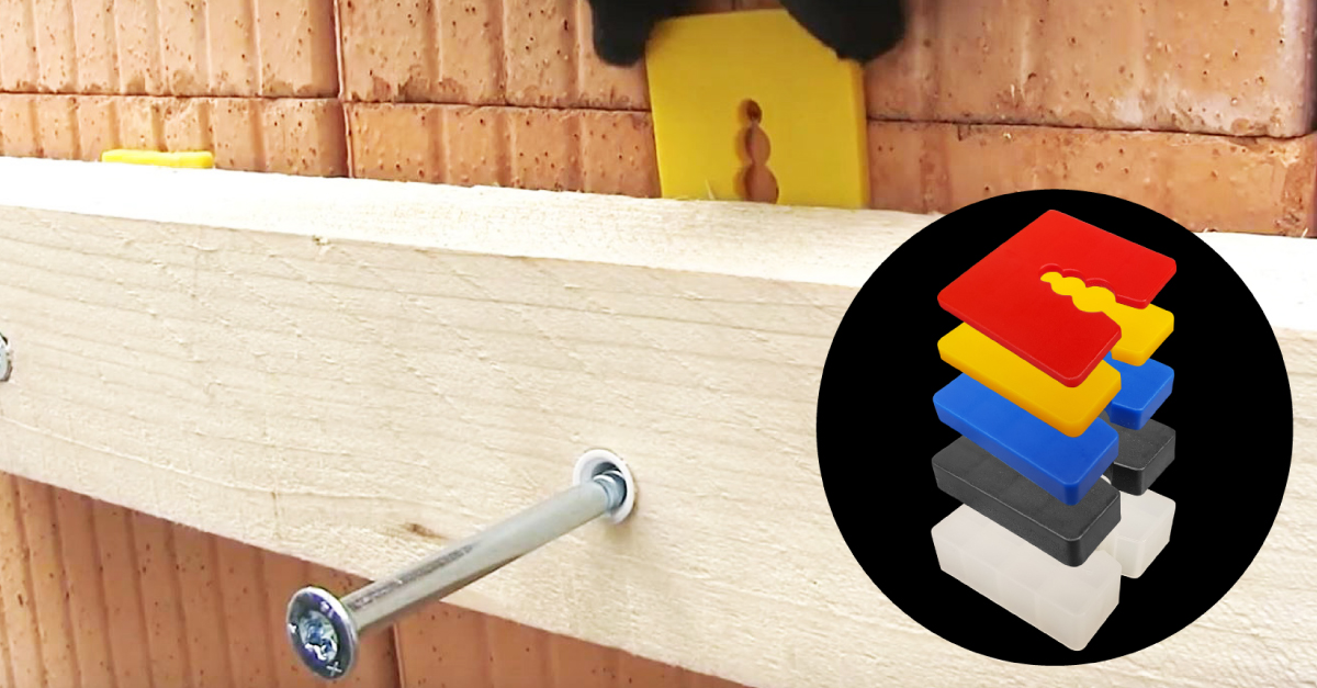 Montage einer Schraube in Holz, dahinter eine CELO Kunststoffplatte. Symbol mit gestapelten Distansplatten DP in verschiedenen Farben rechts.