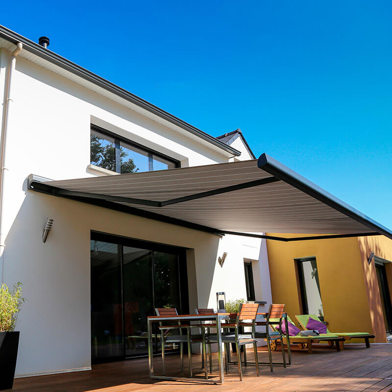 Die Befestigung einer Markise erfordert zuverlässige Verankerungslösungen, insbesondere an wärmegedämmten Fassaden. Der ResiTHERM 16 von CELO bietet hier optimale Sicherheit und Stabilität.