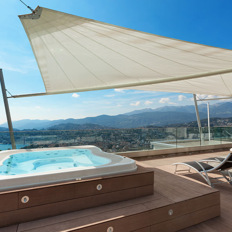 Bei der Montage von Sonnensegeln auf gedämmten Fassaden ist der ResiTHERM von CELO die ideale Wahl. Er sorgt für eine sichere Verankerung und verhindert Wärmeverluste.