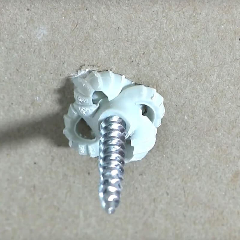 Montagebilder von Nylondübel FX für die Verankerung vor und hinter der Platte Montagebilder von Nylondübel FX für die Verankerung vor und hinter der Platte