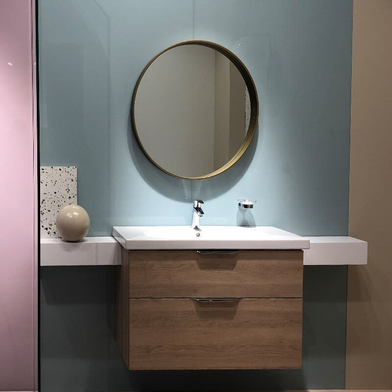 Anwendungsbeispiele für Hohlraumdübel FX: Runder Spiegel im Bad Anwendungsbeispiele für Hohlraumdübel FX: Runder Spiegel im Bad