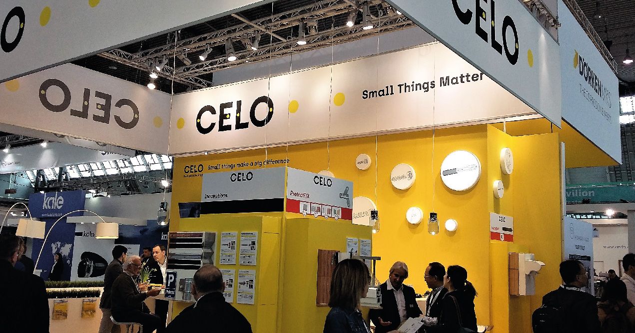 CELO Messestand, der ihre Produkte und Dienstleistungen präsentiert